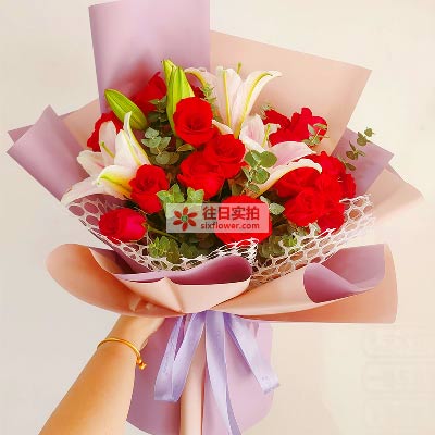 西双版纳18朵红玫瑰百合，真情相守一生